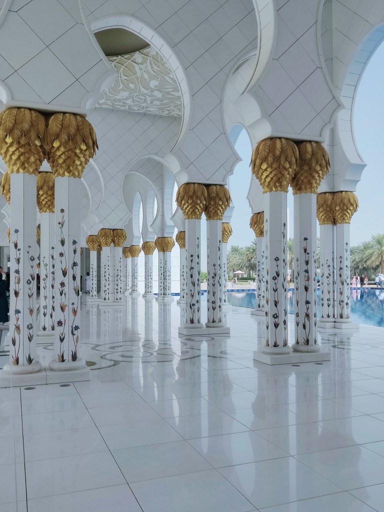Sheikh Zayed Grand Mosque, columns.