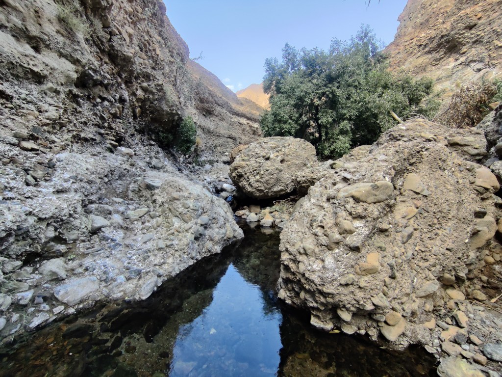 Wadi al Hora, a piece of Oman inside UAE