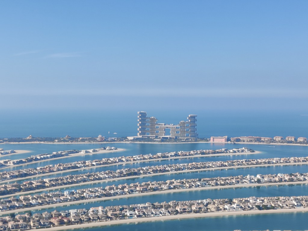 Residential villas on the leaves with Atlantis the Royal at the background